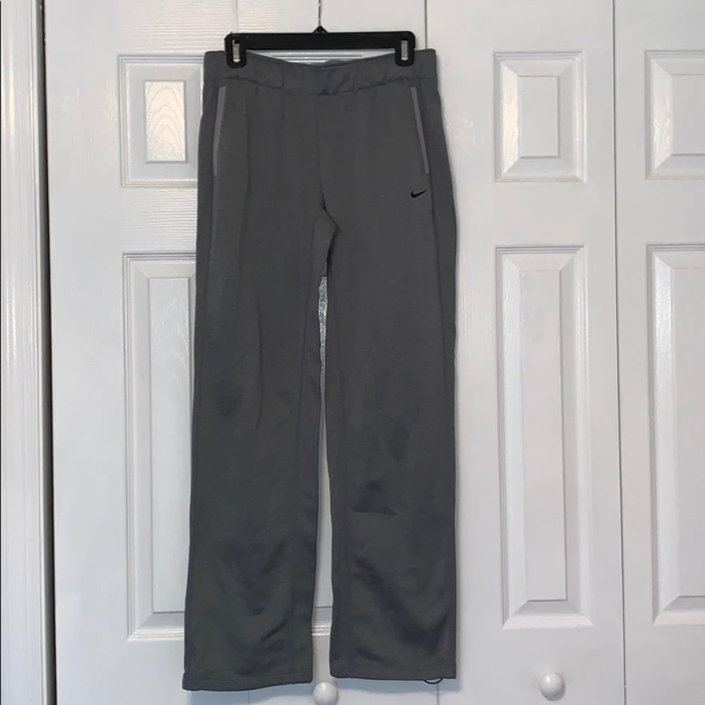 NIKE Sweatpants